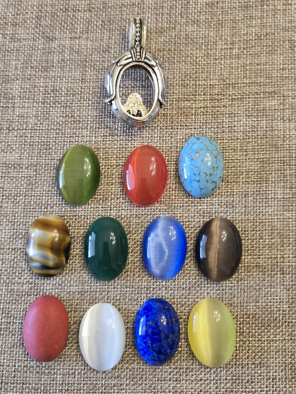Premier Designs Interchangeable Cabochon Pendant with 11 Assorted Stones